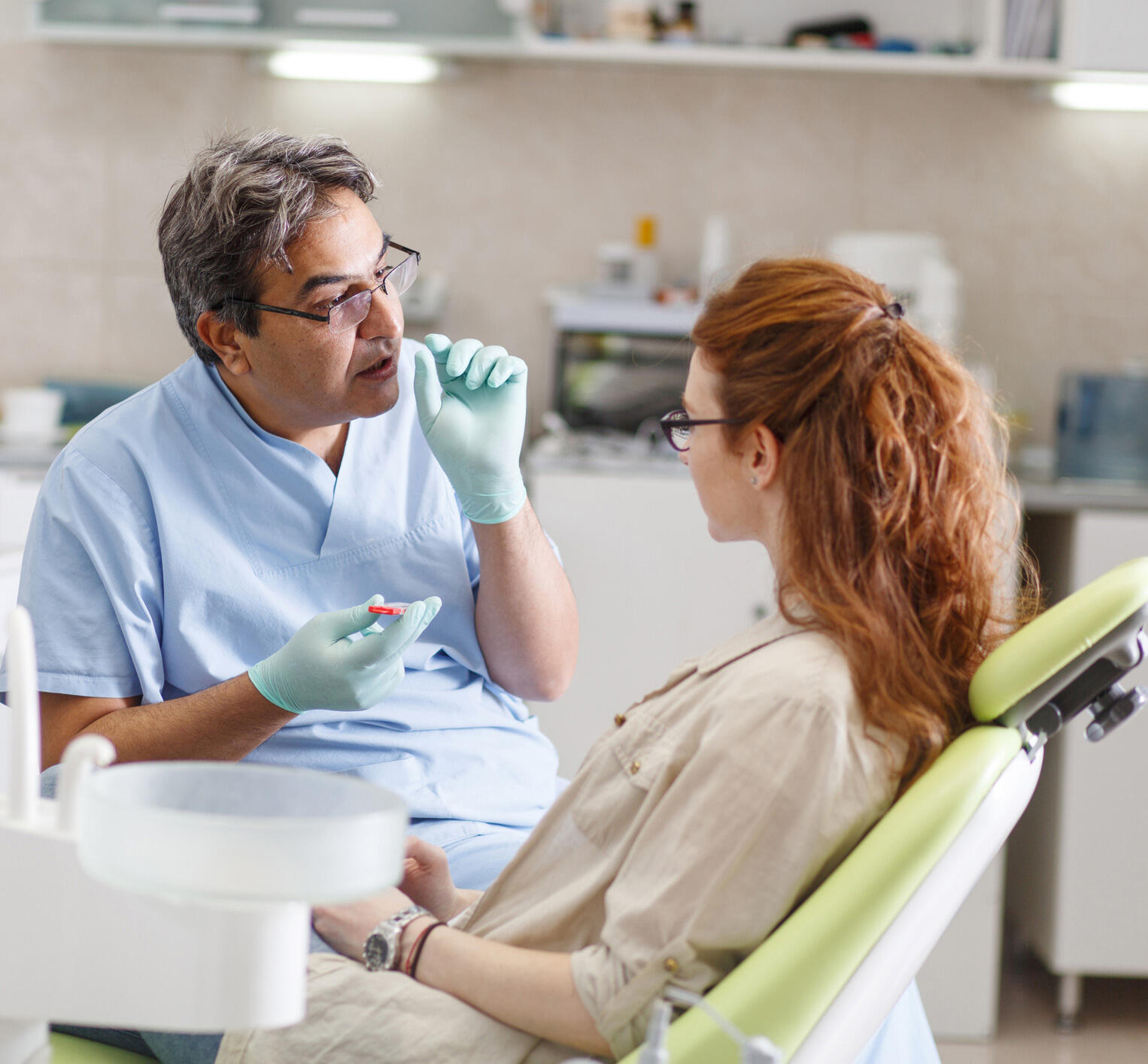 Zahnarzt mit Patientin